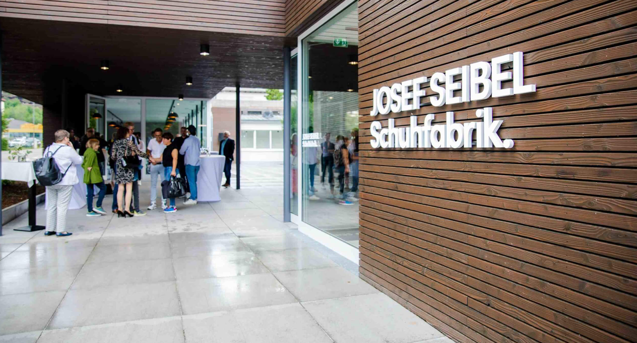 Josef Seibel opent hun fabriek voor bezoekers