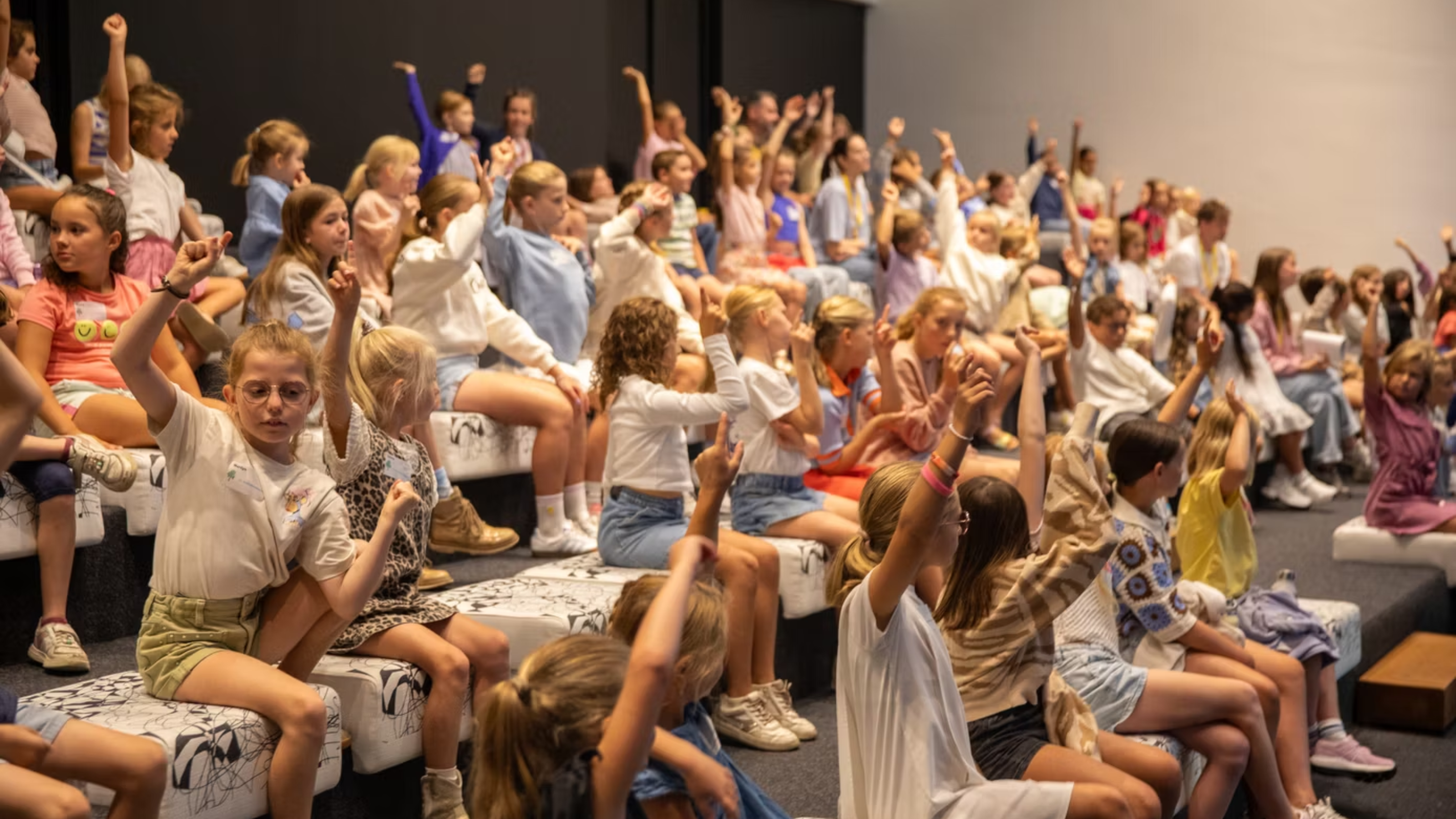 Belgian students can now access free lessons on the impact of fashion