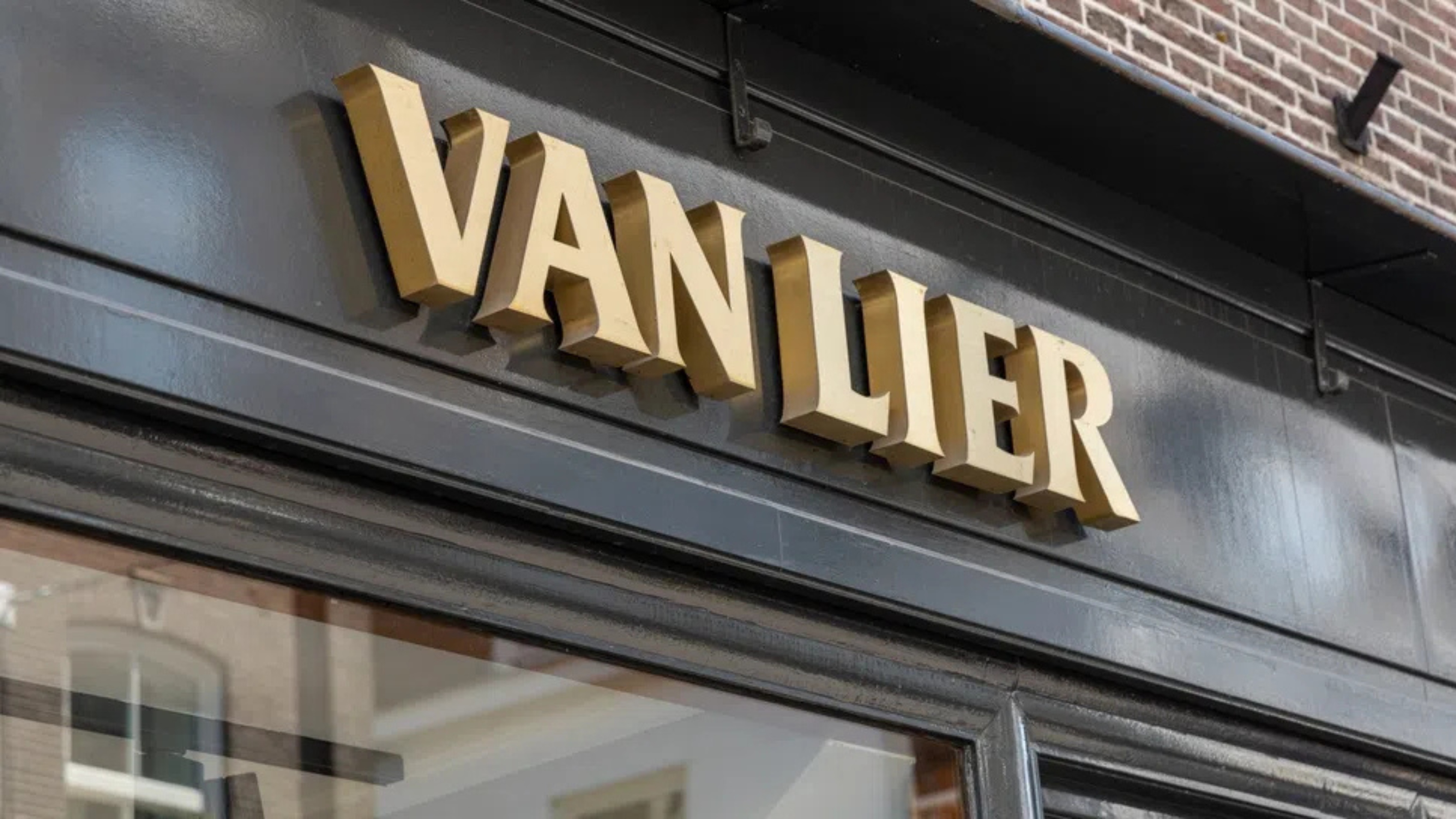 Shoe brand Van Lier leaves behind multi-million debt